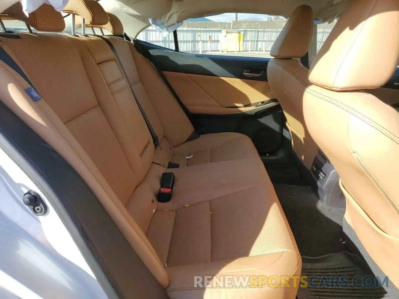 10 fotografías del automóvil dañado JTHD81F28L5043192 LEXUS IS 2020