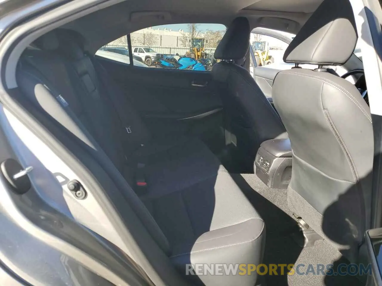 10 fotografías del automóvil dañado JTHDA1D25L5107518 LEXUS IS 2020
