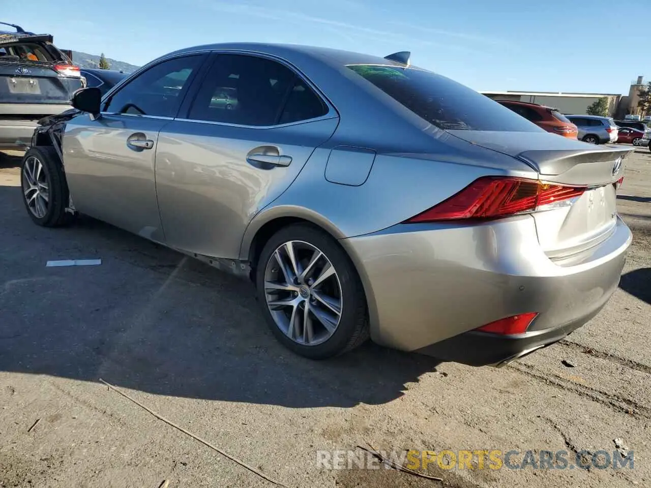 2 fotografías del automóvil dañado JTHDA1D25L5107518 LEXUS IS 2020