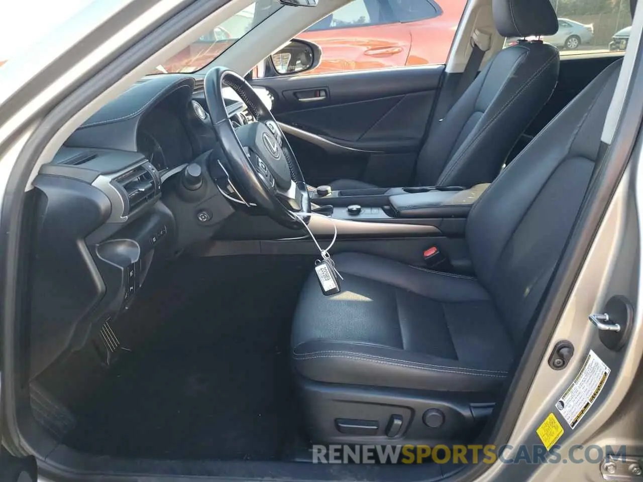 7 fotografías del automóvil dañado JTHDA1D25L5107518 LEXUS IS 2020