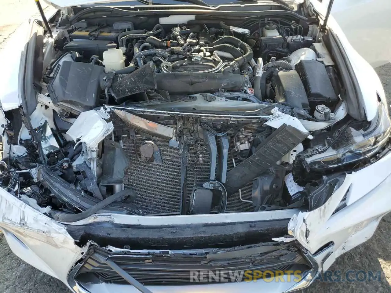 11 fotografías del automóvil dañado JTHDA1D26L5106278 LEXUS IS 2020