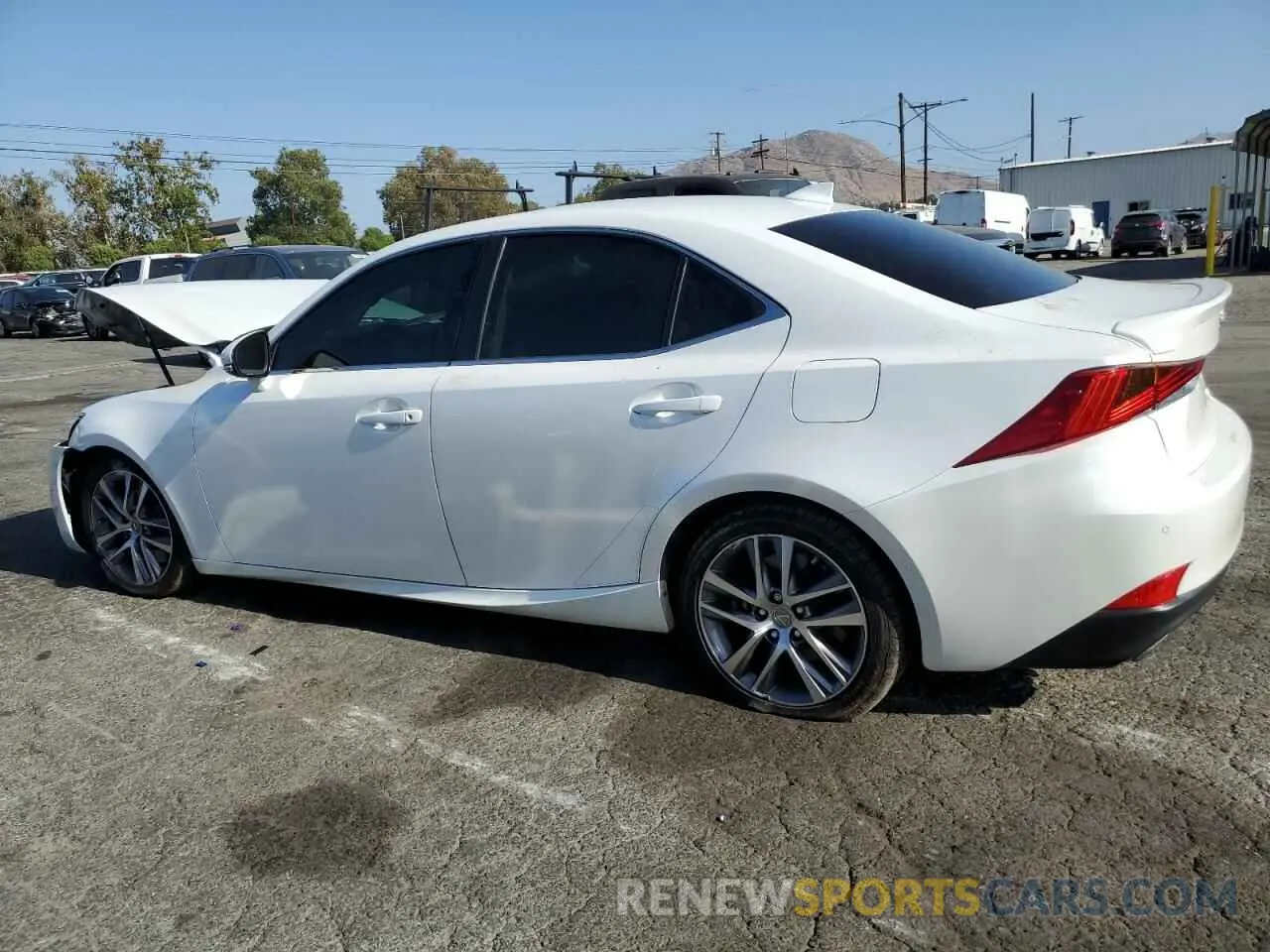2 fotografías del automóvil dañado JTHDA1D26L5106278 LEXUS IS 2020
