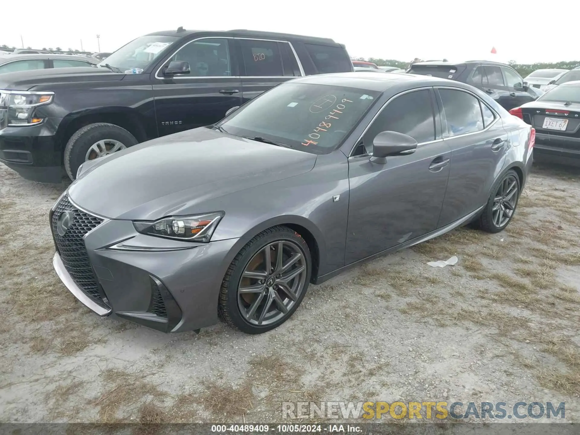 2 fotografías del automóvil dañado JTHG81F26L5041065 LEXUS IS 2020