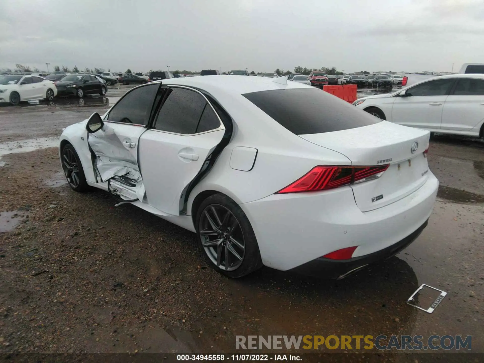 3 fotografías del automóvil dañado JTHGA1D20L5103003 LEXUS IS 2020