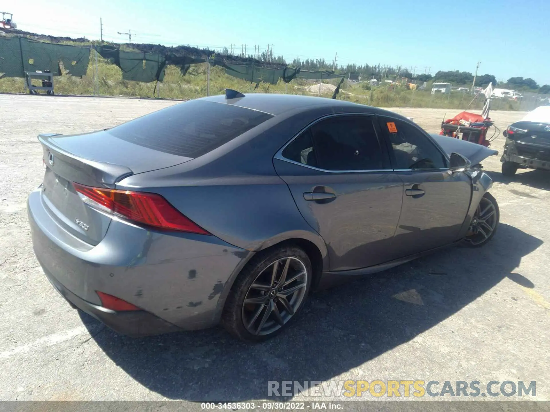 4 fotografías del automóvil dañado JTHGA1D26L5104219 LEXUS IS 2020