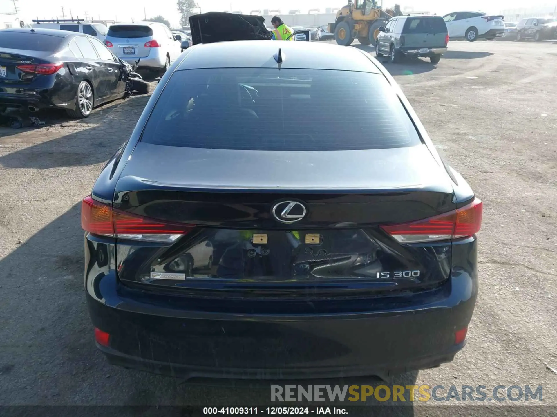 16 fotografías del automóvil dañado JTHGA1D26L5106214 LEXUS IS 2020