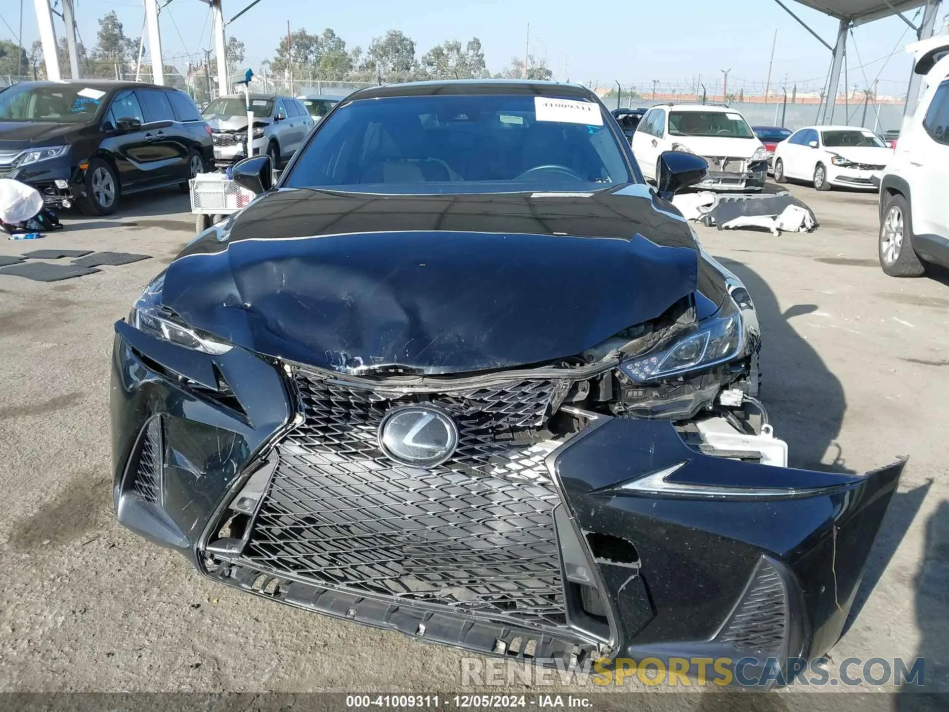 6 fotografías del automóvil dañado JTHGA1D26L5106214 LEXUS IS 2020