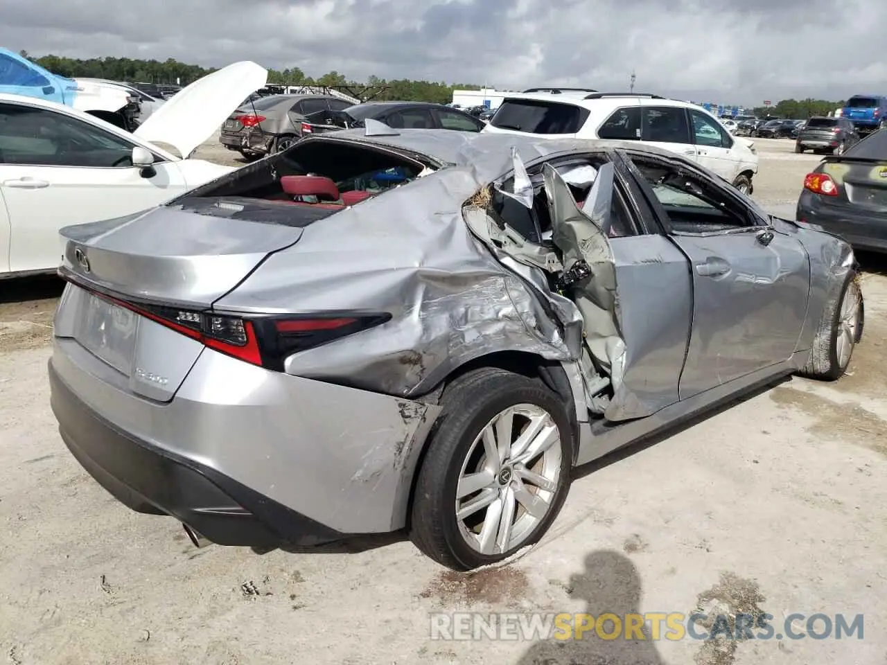 3 fotografías del automóvil dañado JTHAA1D21M5113837 LEXUS IS 2021