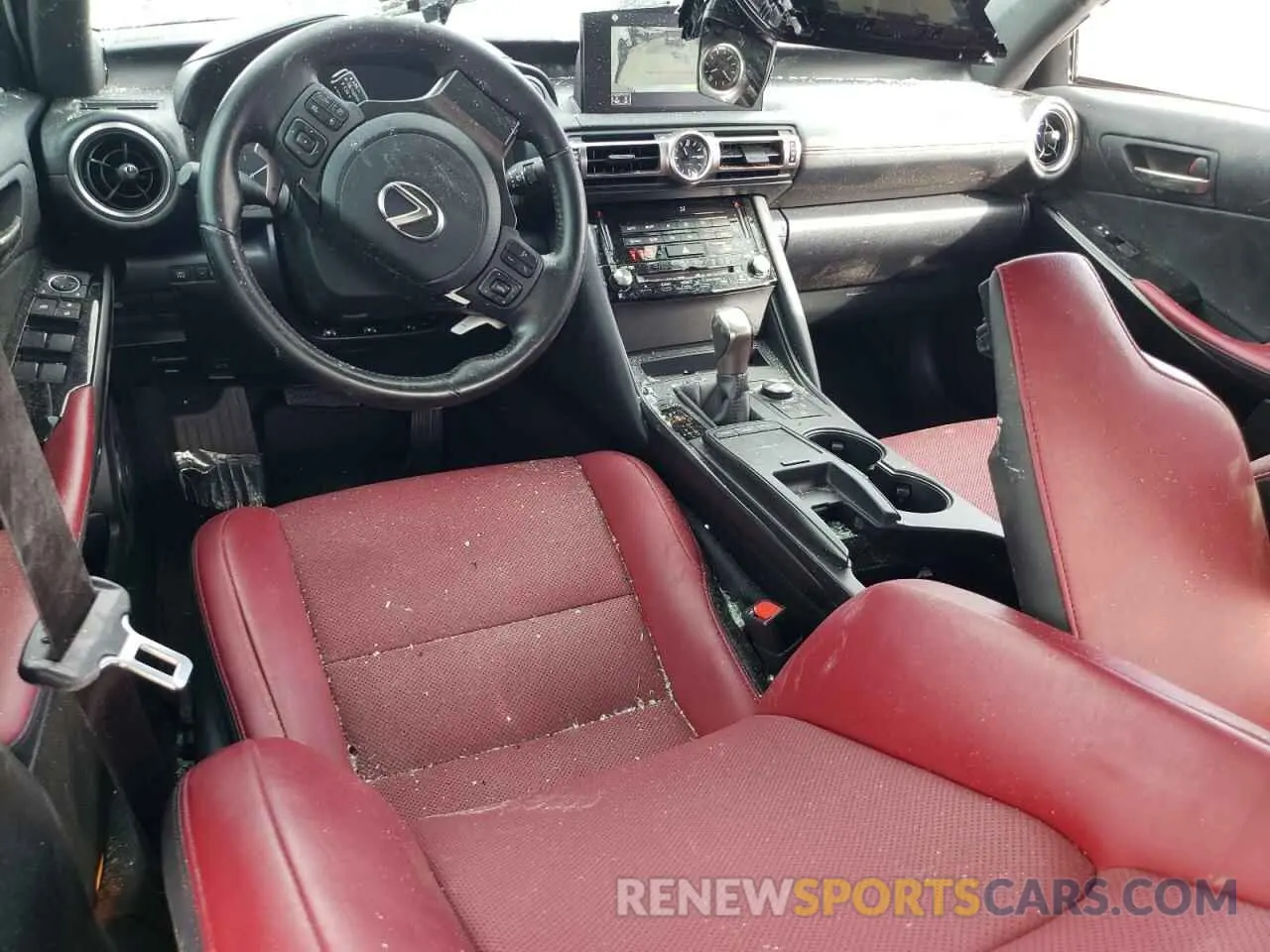 8 fotografías del automóvil dañado JTHAA1D21M5113837 LEXUS IS 2021