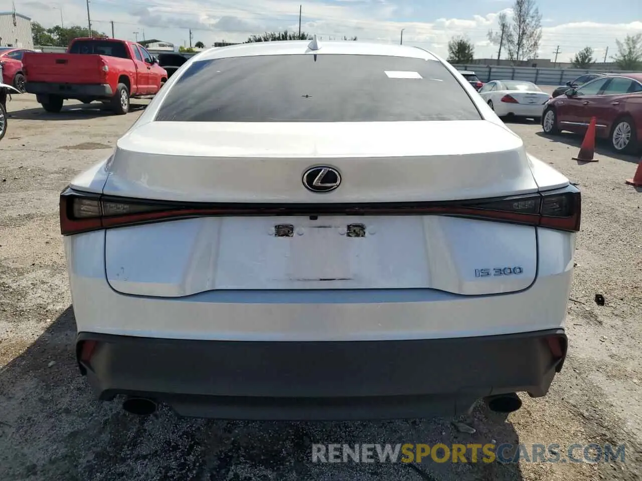 6 fotografías del automóvil dañado JTHAA1D21M5113885 LEXUS IS 2021