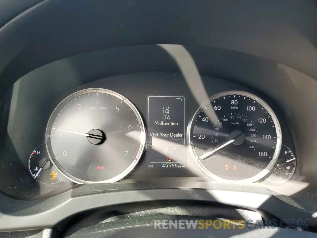 9 fotografías del automóvil dañado JTHAA1D22M5117315 LEXUS IS 2021