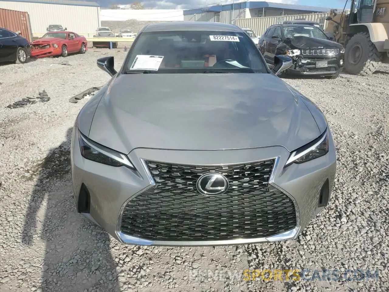5 fotografías del automóvil dañado JTHAA1D24M5113749 LEXUS IS 2021