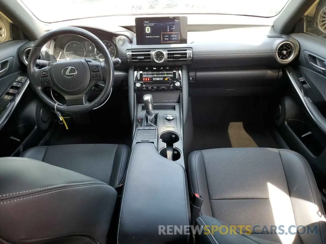 8 fotografías del automóvil dañado JTHAA1D26M5111162 LEXUS IS 2021