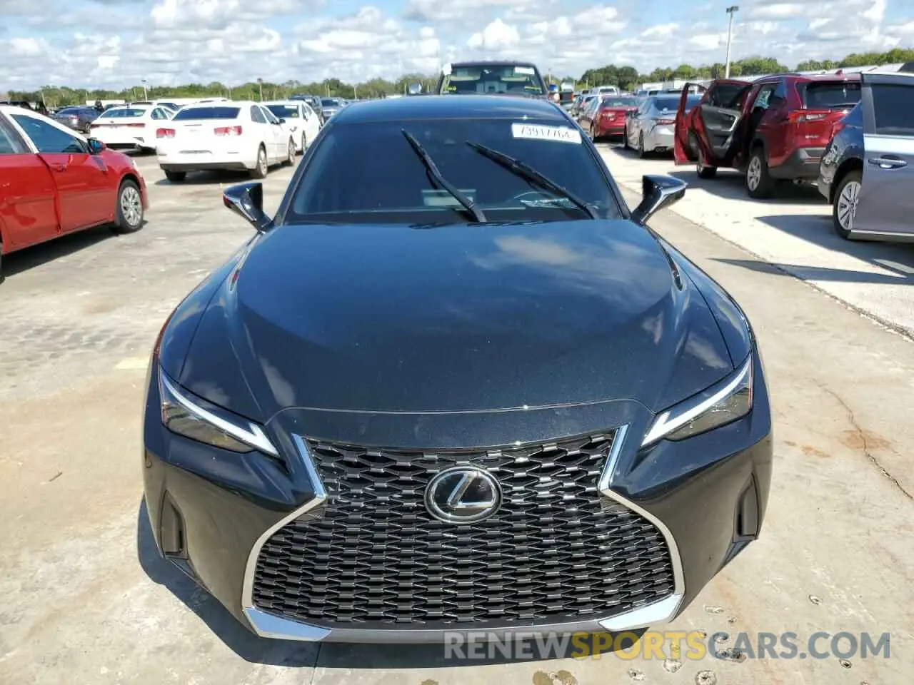 5 fotografías del automóvil dañado JTHAA1D26M5114823 LEXUS IS 2021
