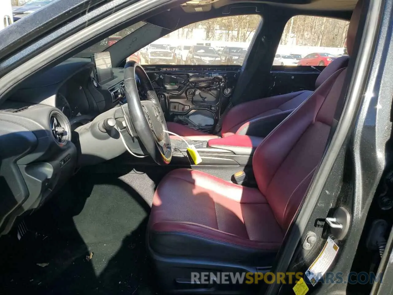 7 fotografías del automóvil dañado JTHC81F22M5047297 LEXUS IS 2021