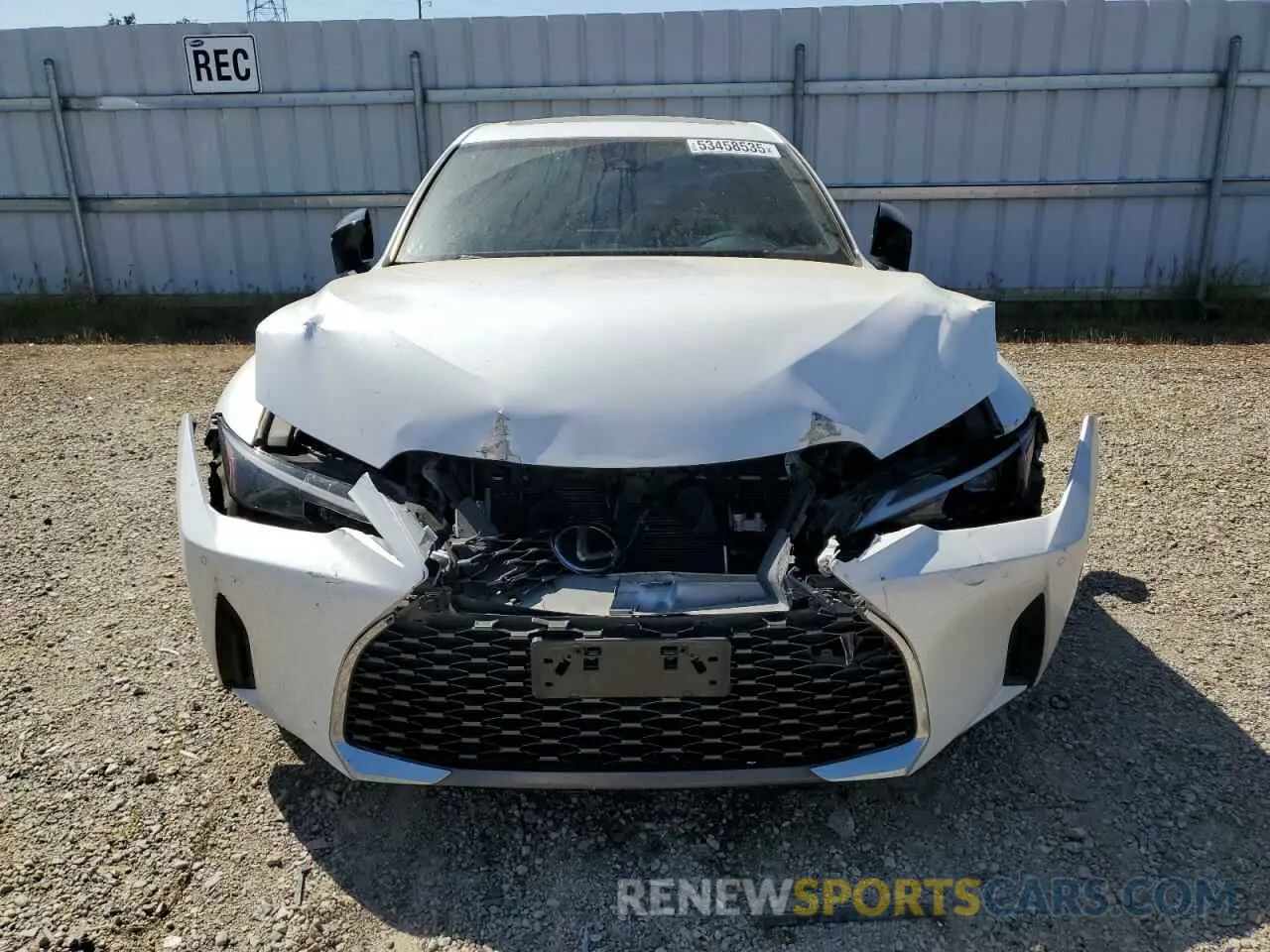 5 fotografías del automóvil dañado JTHCA1D20M5114244 LEXUS IS 2021