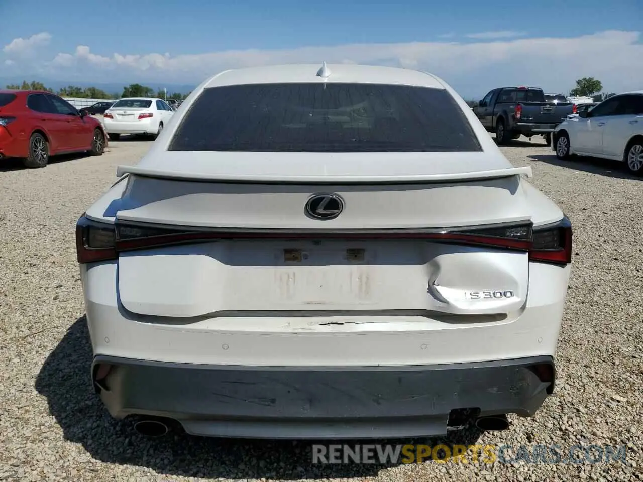 6 fotografías del automóvil dañado JTHCA1D20M5114244 LEXUS IS 2021