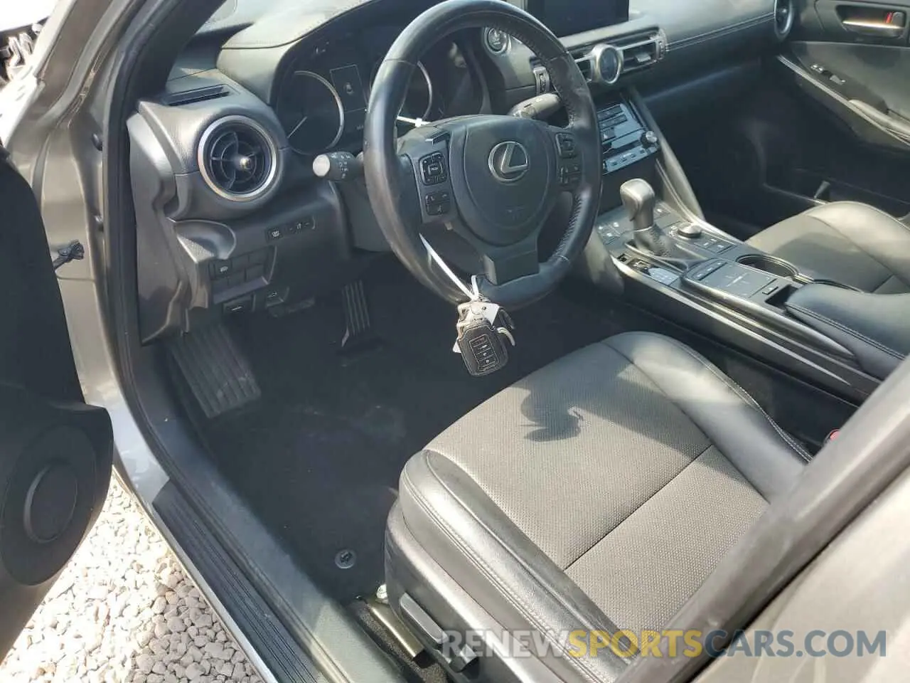 7 fotografías del automóvil dañado JTHCA1D20M5114714 LEXUS IS 2021