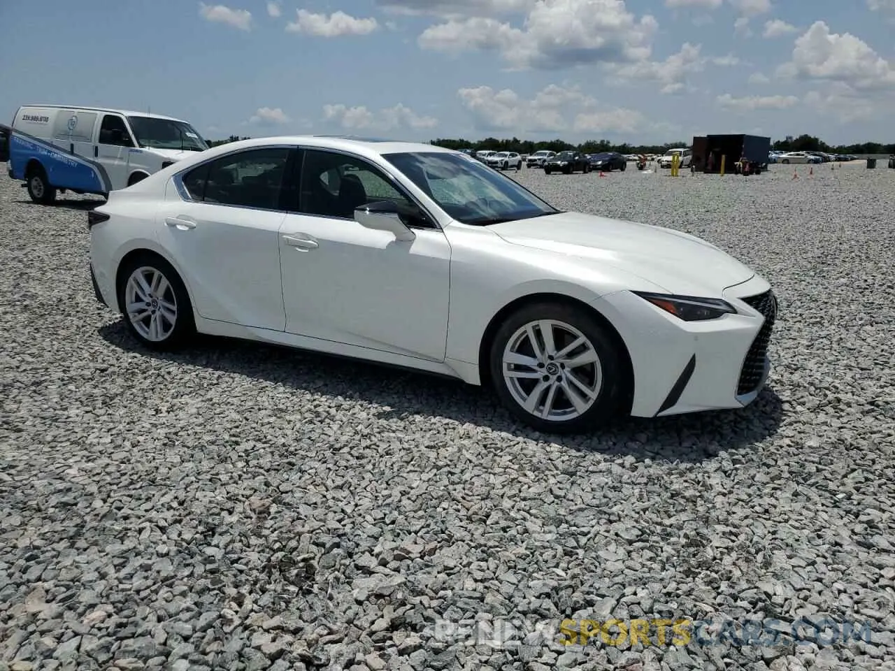 4 fotografías del automóvil dañado JTHCA1D21M5114771 LEXUS IS 2021