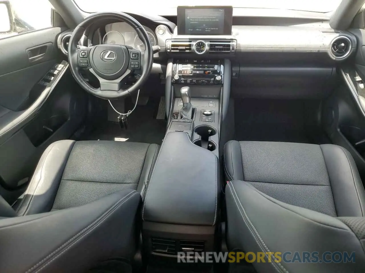 8 fotografías del automóvil dañado JTHCA1D21M5114771 LEXUS IS 2021