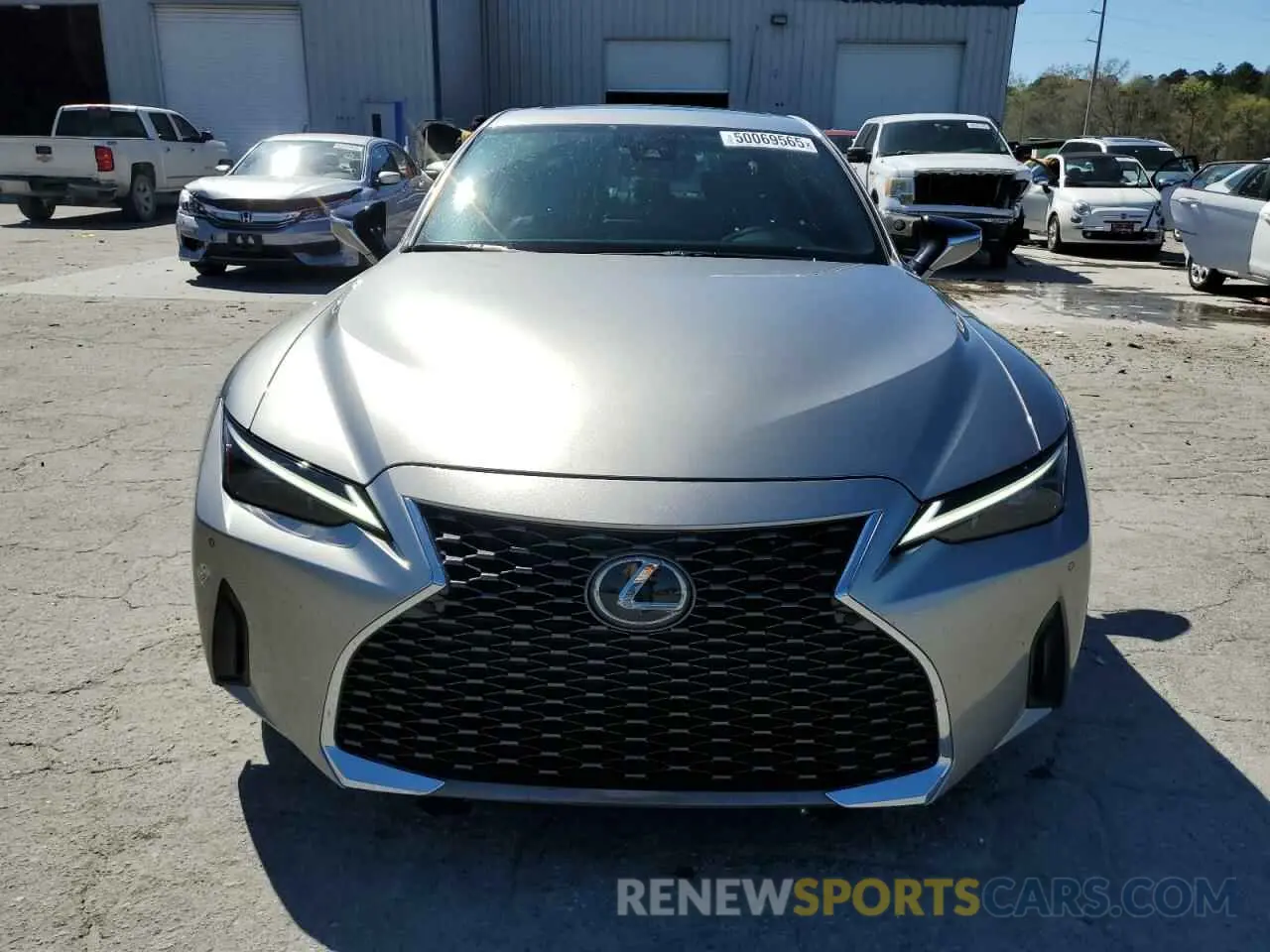 5 fotografías del automóvil dañado JTHCA1D22M5114522 LEXUS IS 2021