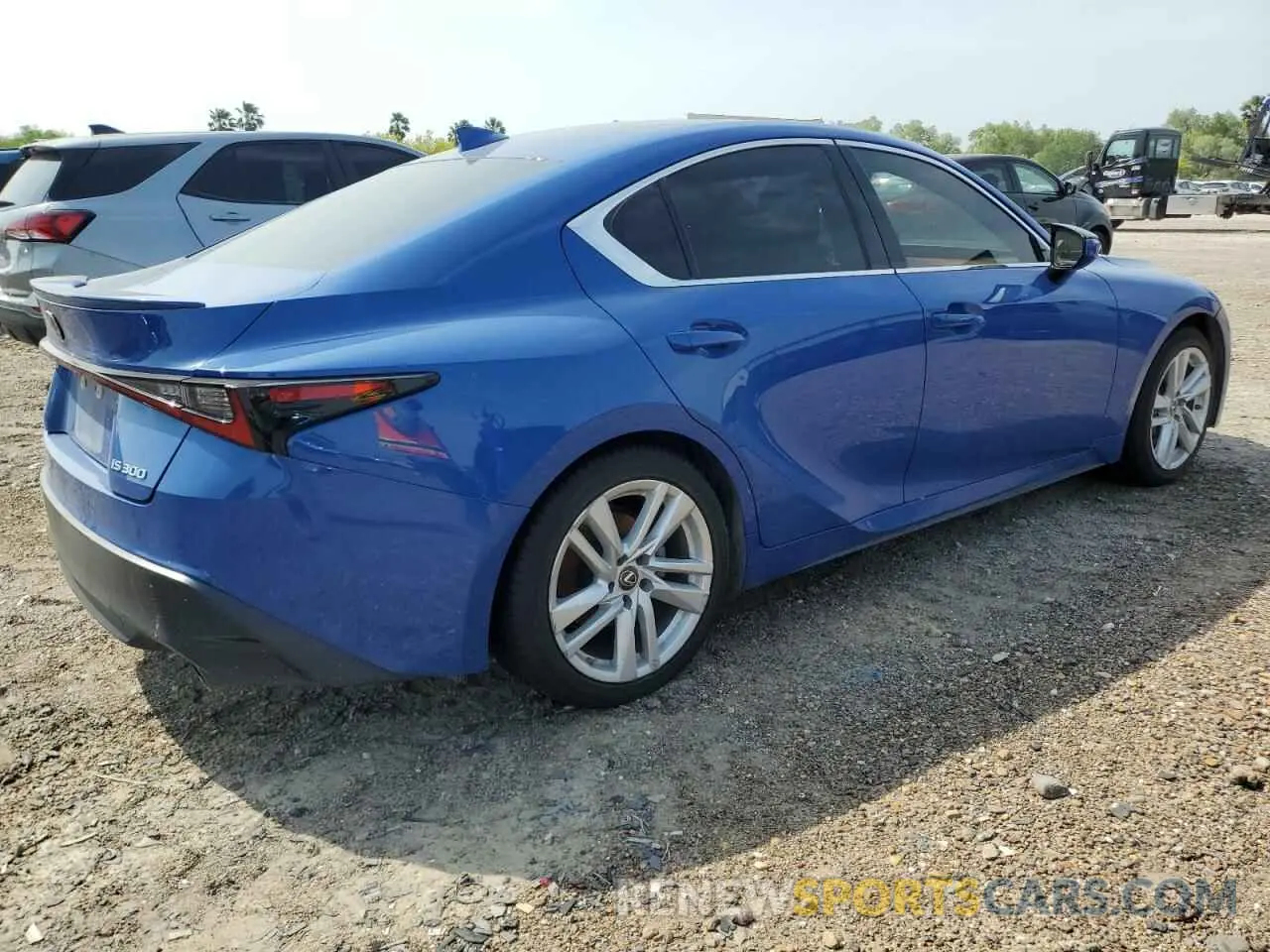 3 fotografías del automóvil dañado JTHCA1D22M5114777 LEXUS IS 2021