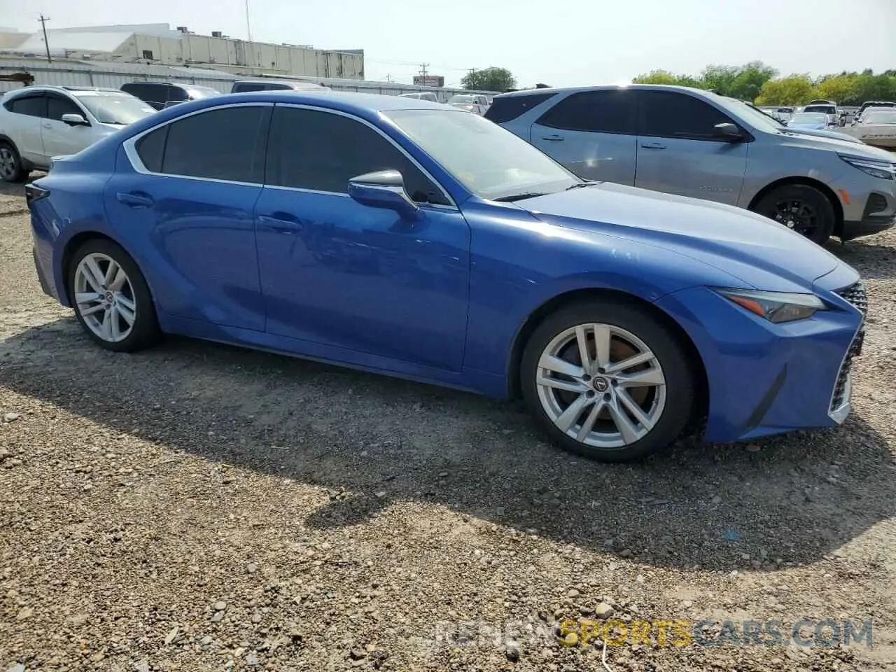 4 fotografías del automóvil dañado JTHCA1D22M5114777 LEXUS IS 2021