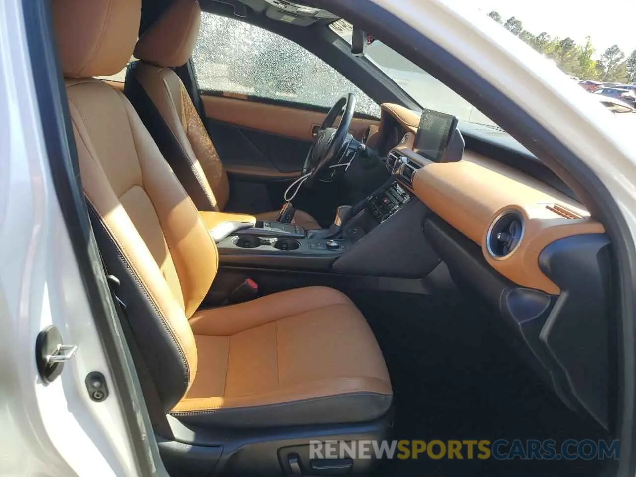 7 fotografías del automóvil dañado JTHCA1D23M5114920 LEXUS IS 2021