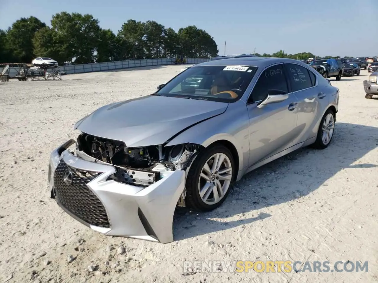 2 fotografías del automóvil dañado JTHCA1D24M5112948 LEXUS IS 2021