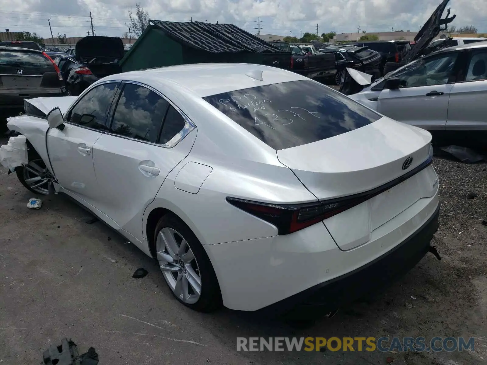 3 fotografías del automóvil dañado JTHCA1D28M5114377 LEXUS IS 2021