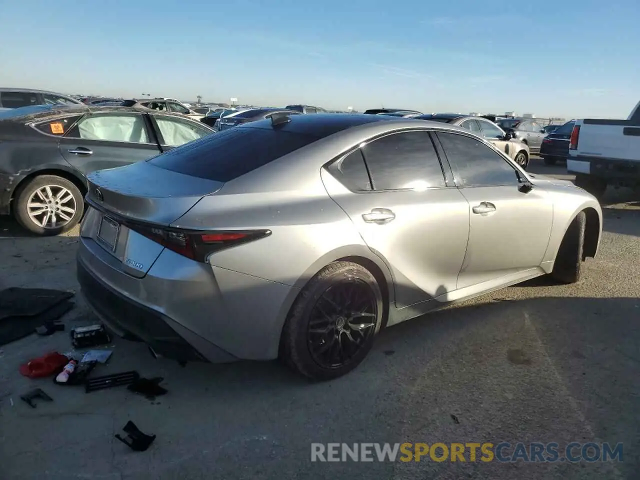 3 fotografías del automóvil dañado JTHCA1D2XM5116213 LEXUS IS 2021