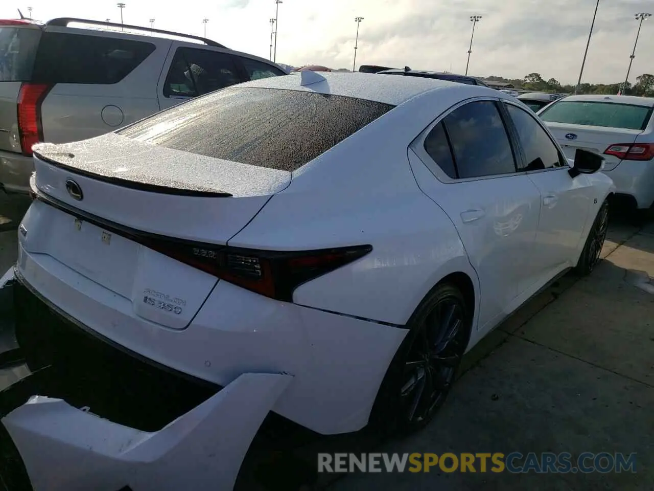 4 fotografías del automóvil dañado JTHGZ1B21M5043567 LEXUS IS 2021