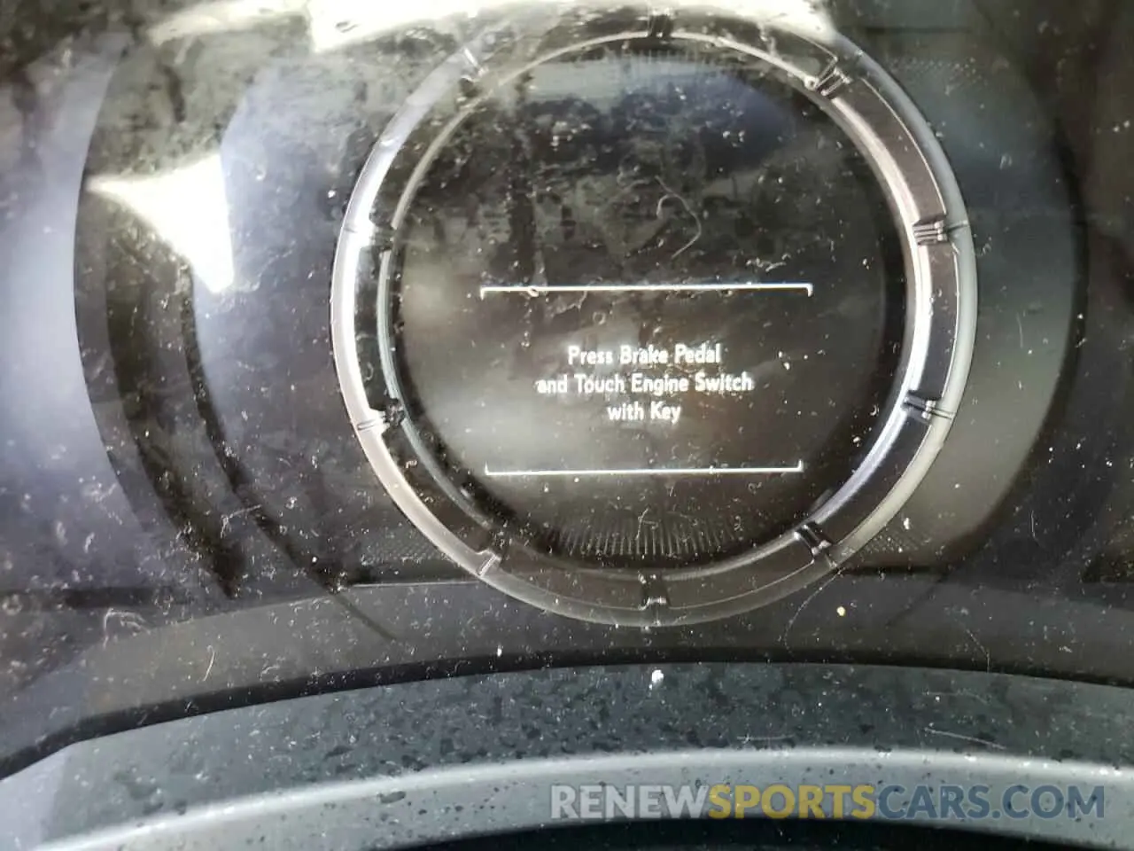 8 fotografías del automóvil dañado JTHGZ1B24M5048147 LEXUS IS 2021