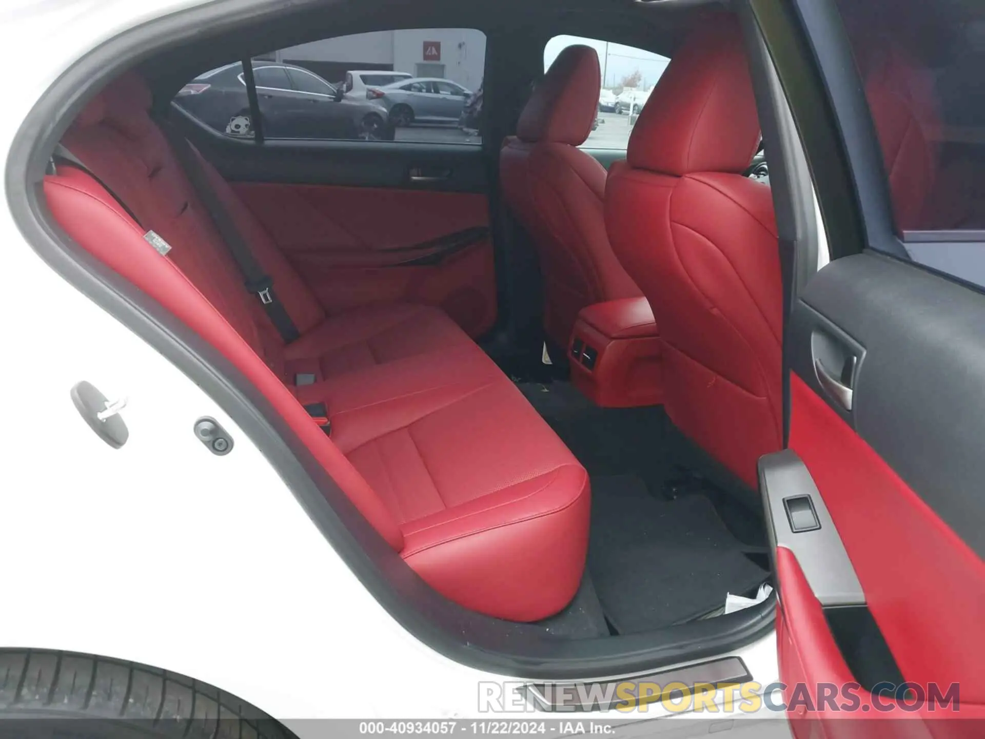 8 fotografías del automóvil dañado JTHGZ1B25M5047573 LEXUS IS 2021