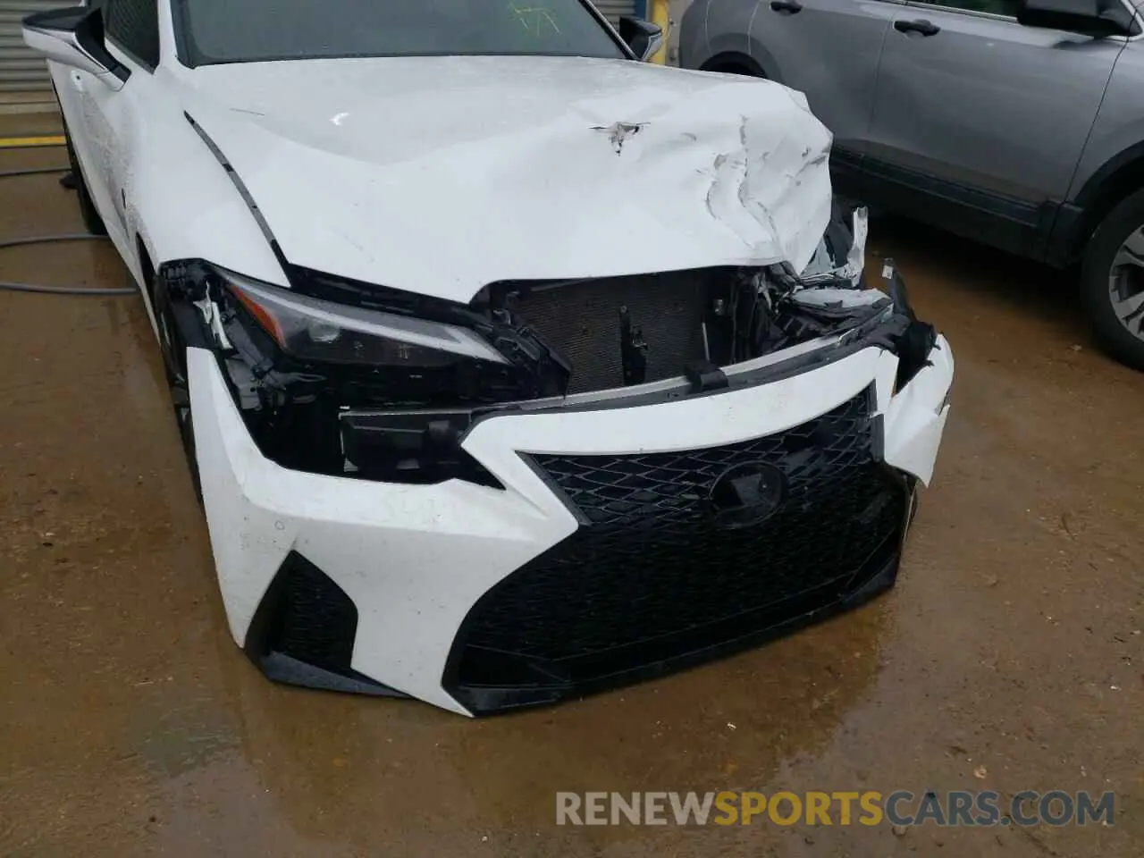 12 fotografías del automóvil dañado JTHGZ1B26M5044407 LEXUS IS 2021