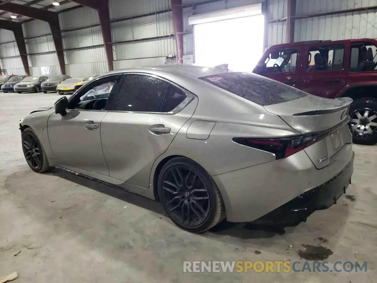 2 fotografías del automóvil dañado JTHGZ1B27M5048708 LEXUS IS 2021