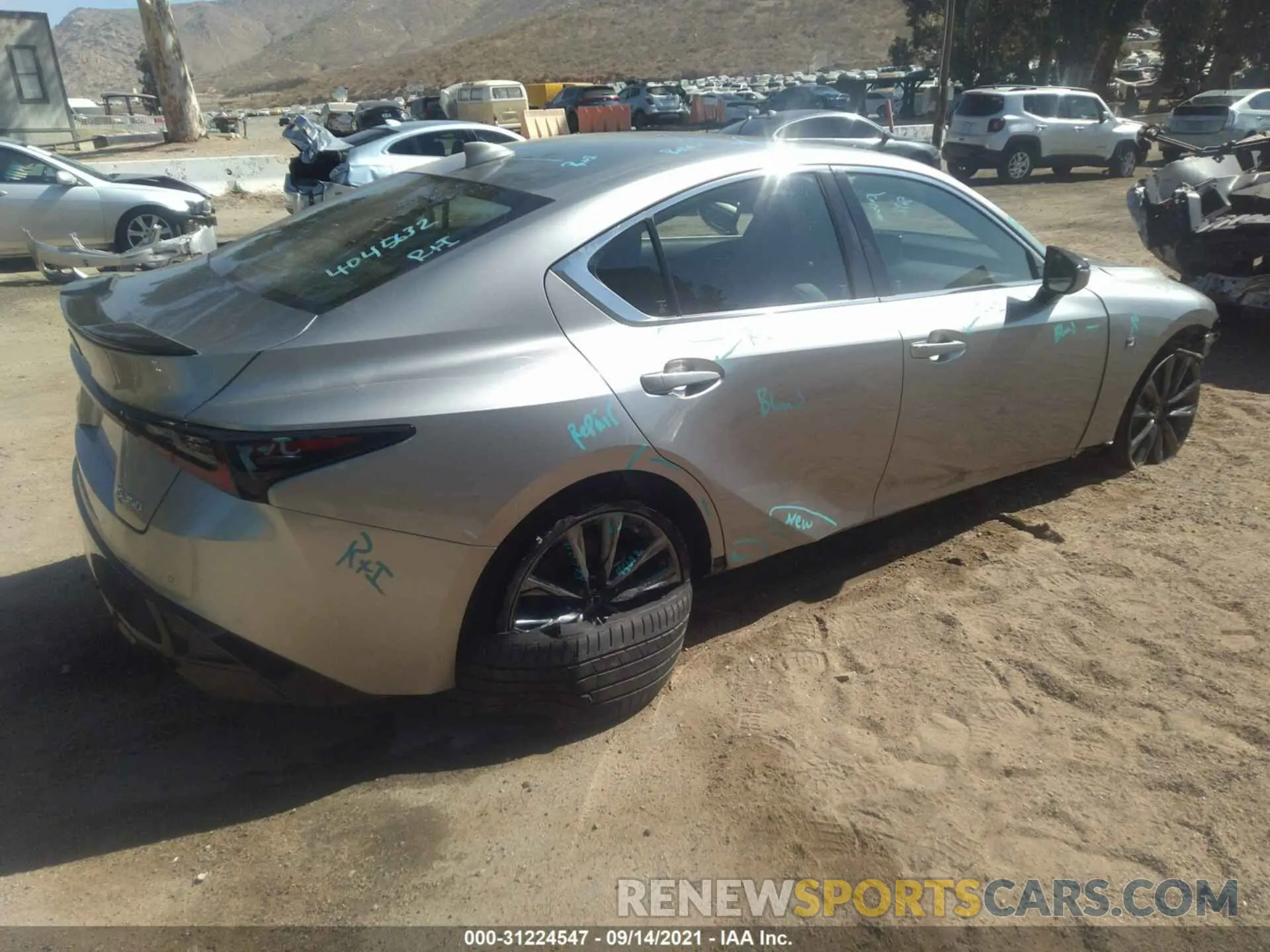 4 fotografías del automóvil dañado JTHGZ1B28M5043050 LEXUS IS 2021