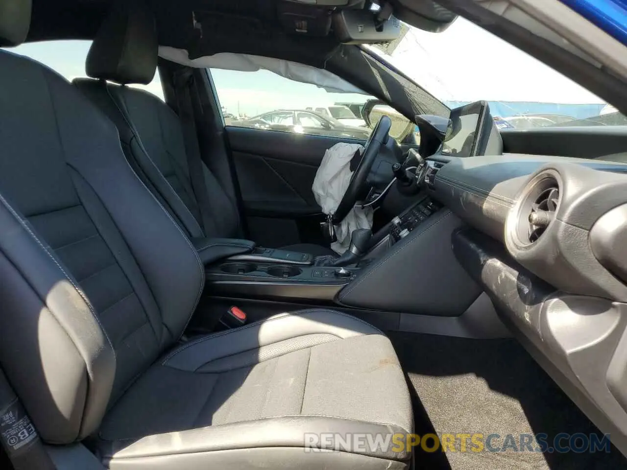 5 fotografías del automóvil dañado JTHGZ1E25M5018795 LEXUS IS 2021