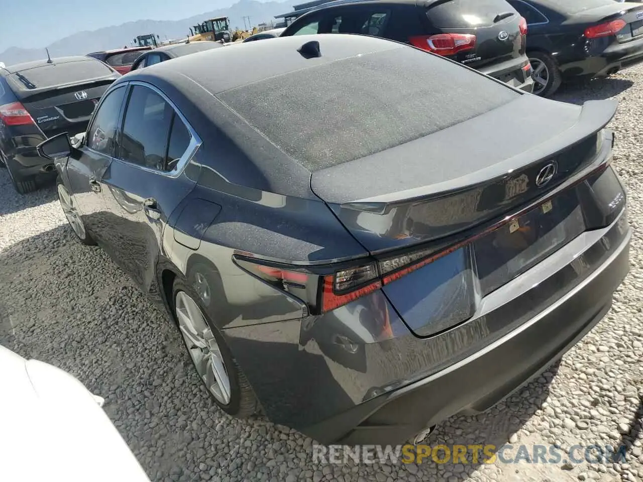 2 fotografías del automóvil dañado JTHAA1D21N5120868 LEXUS IS 2022