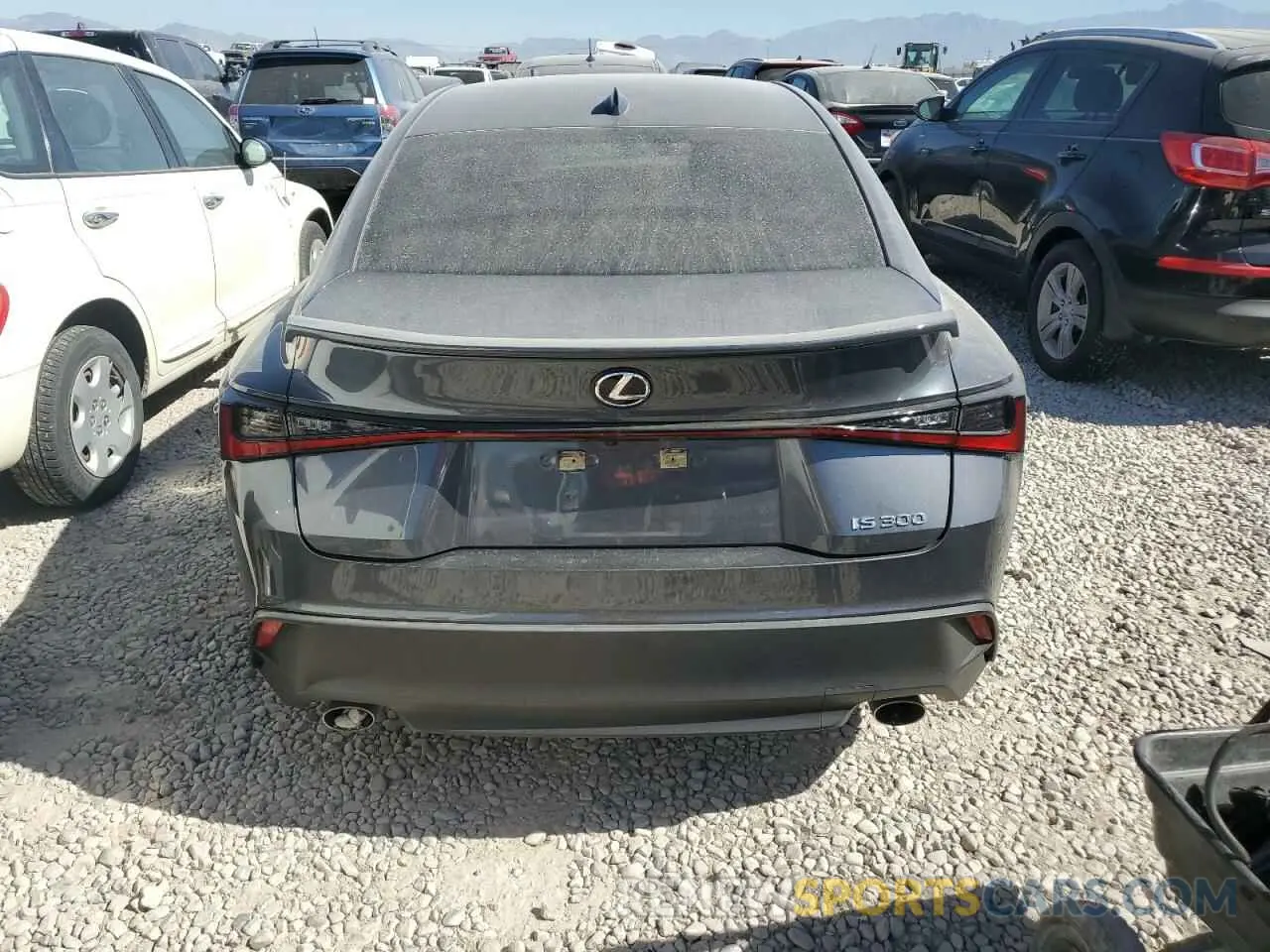 6 fotografías del automóvil dañado JTHAA1D21N5120868 LEXUS IS 2022