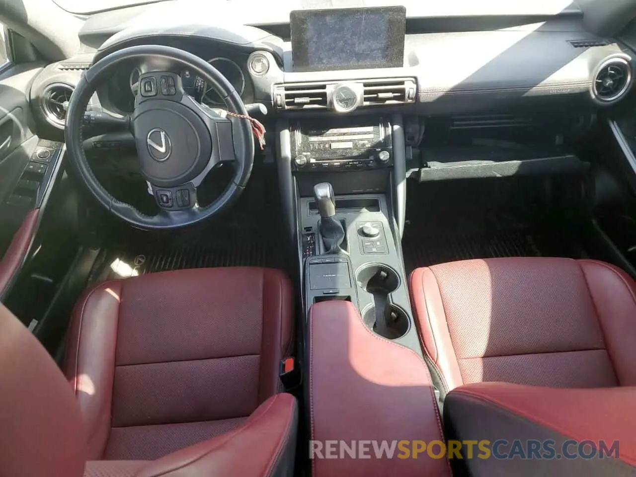 8 fotografías del automóvil dañado JTHAA1D21N5120868 LEXUS IS 2022