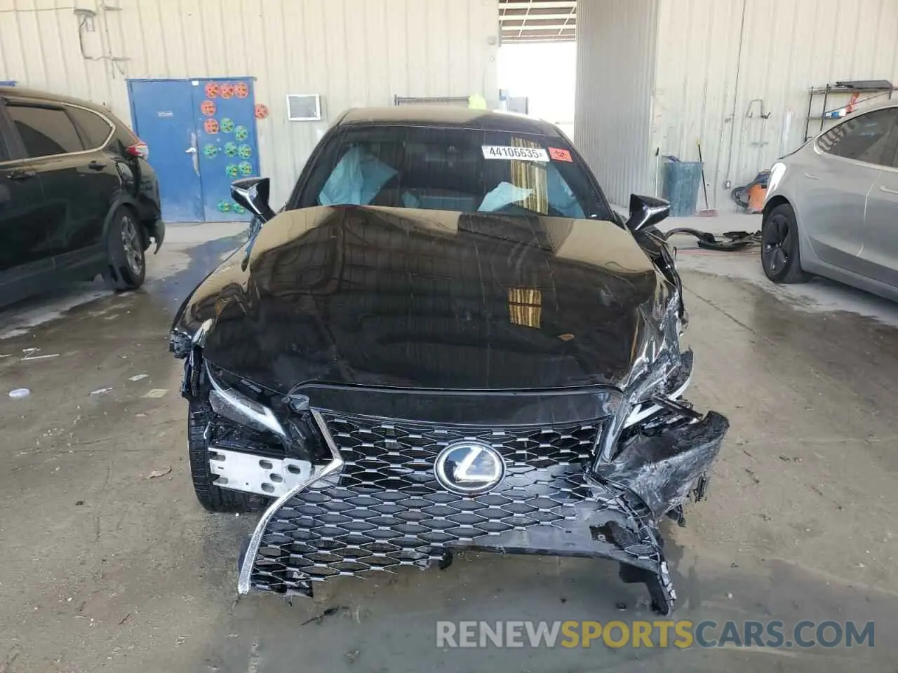 5 fotografías del automóvil dañado JTHAA1D24N5122629 LEXUS IS 2022