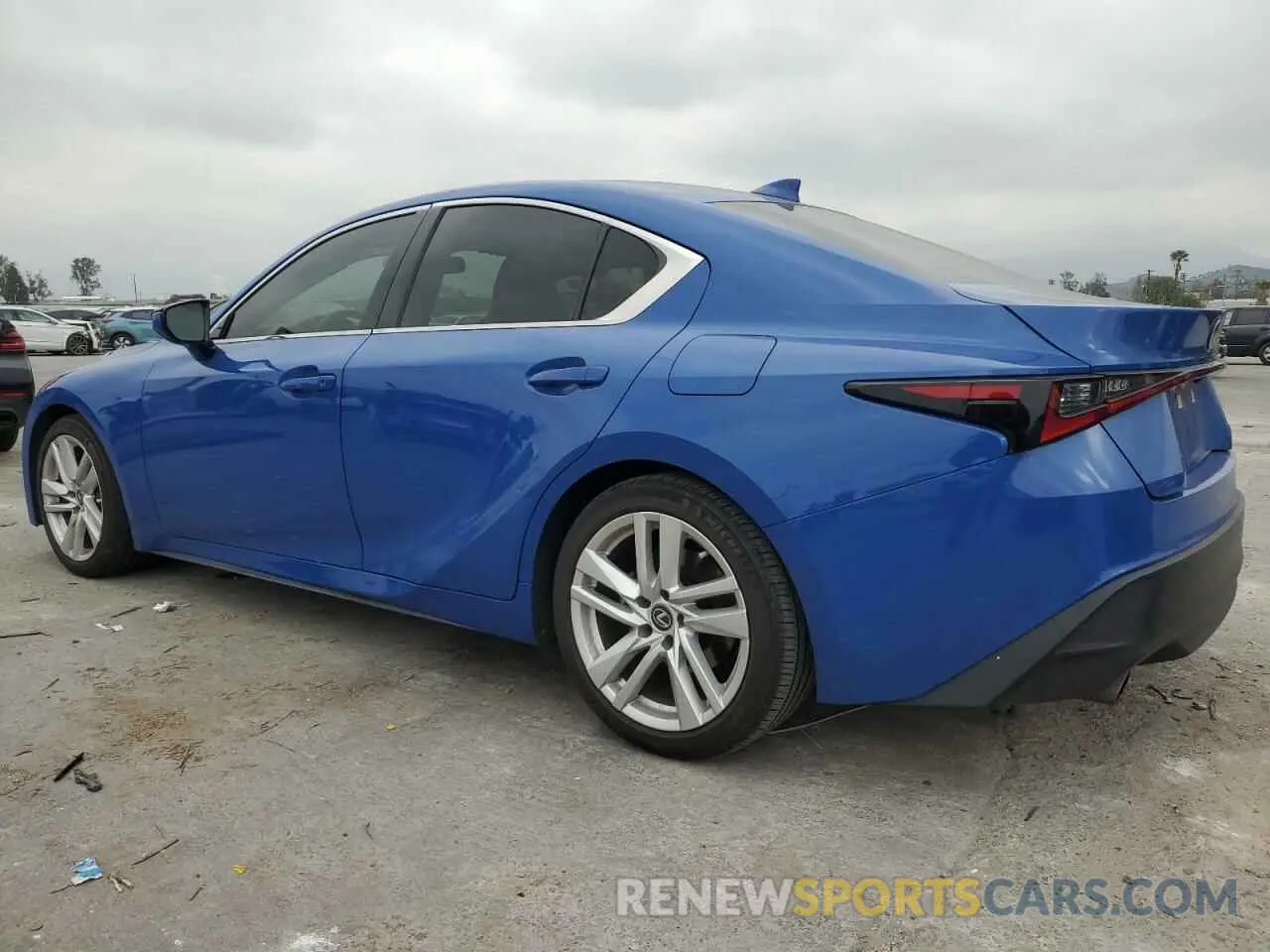 2 fotografías del automóvil dañado JTHAA1D26N5122731 LEXUS IS 2022