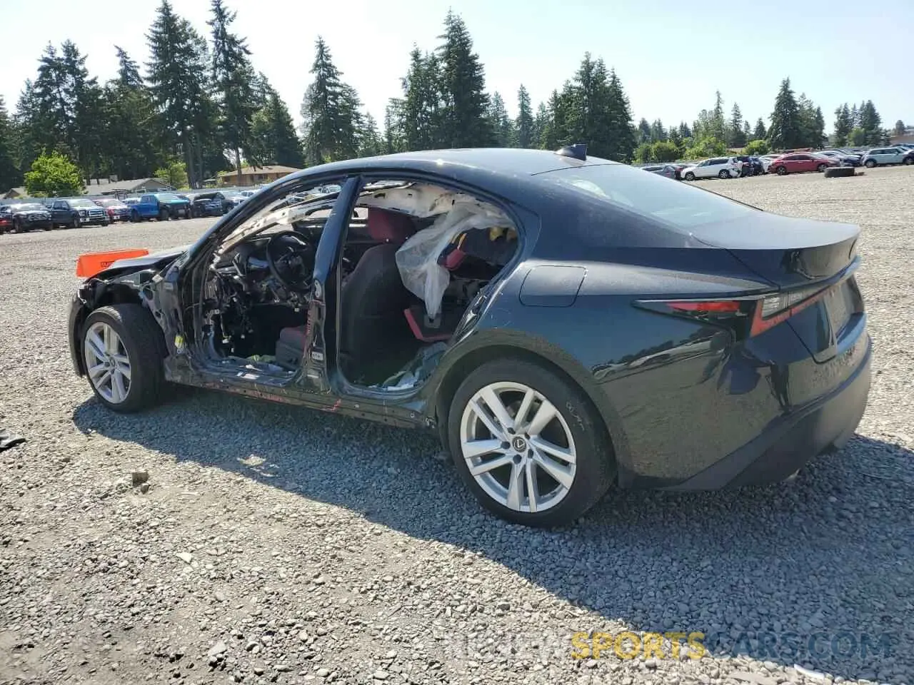 2 fotografías del automóvil dañado JTHC81F20N5047879 LEXUS IS 2022