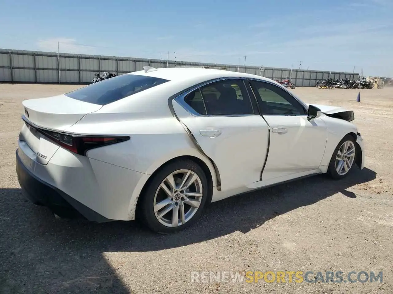 3 fotografías del automóvil dañado JTHCA1D29N5120674 LEXUS IS 2022