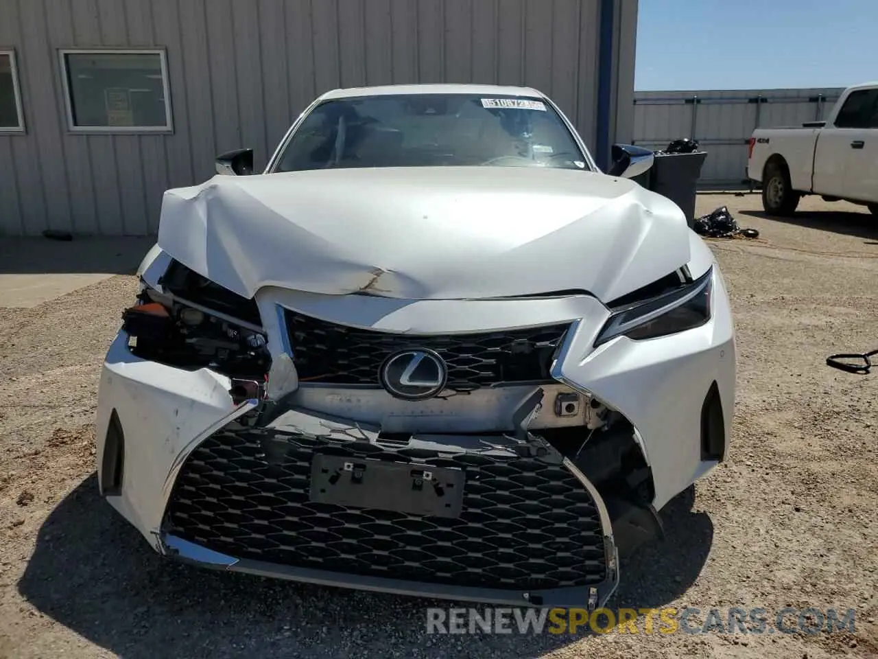 5 fotografías del automóvil dañado JTHCA1D29N5120674 LEXUS IS 2022