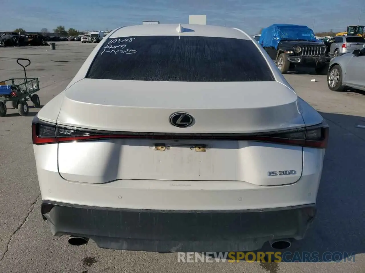 6 fotografías del automóvil dañado JTHCA1D2XN5120103 LEXUS IS 2022