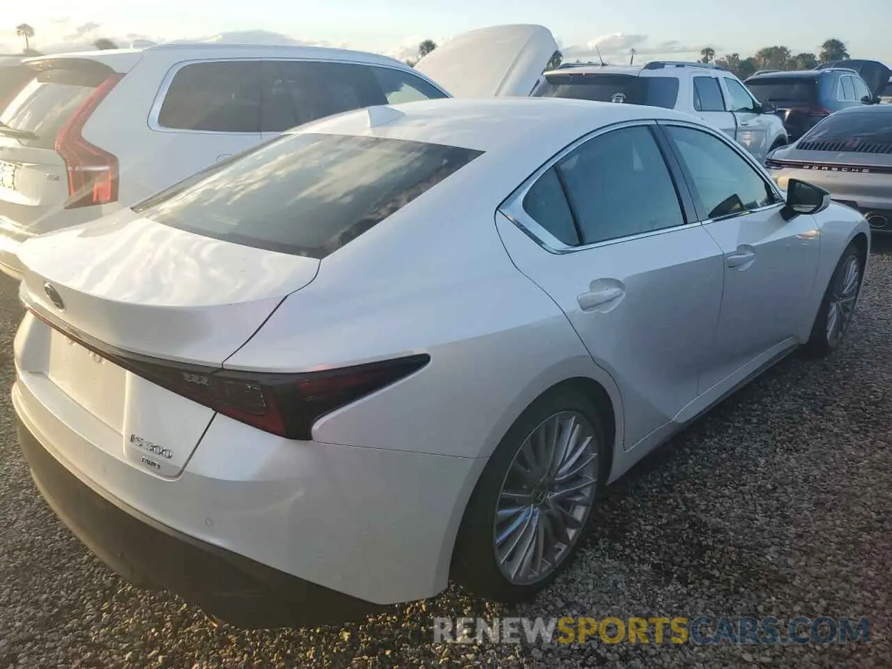3 fotografías del automóvil dañado JTHD81F2XN5049918 LEXUS IS 2022