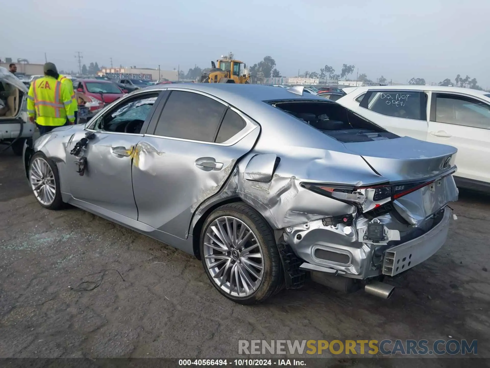 3 fotografías del automóvil dañado JTHDA1D22N5121248 LEXUS IS 2022