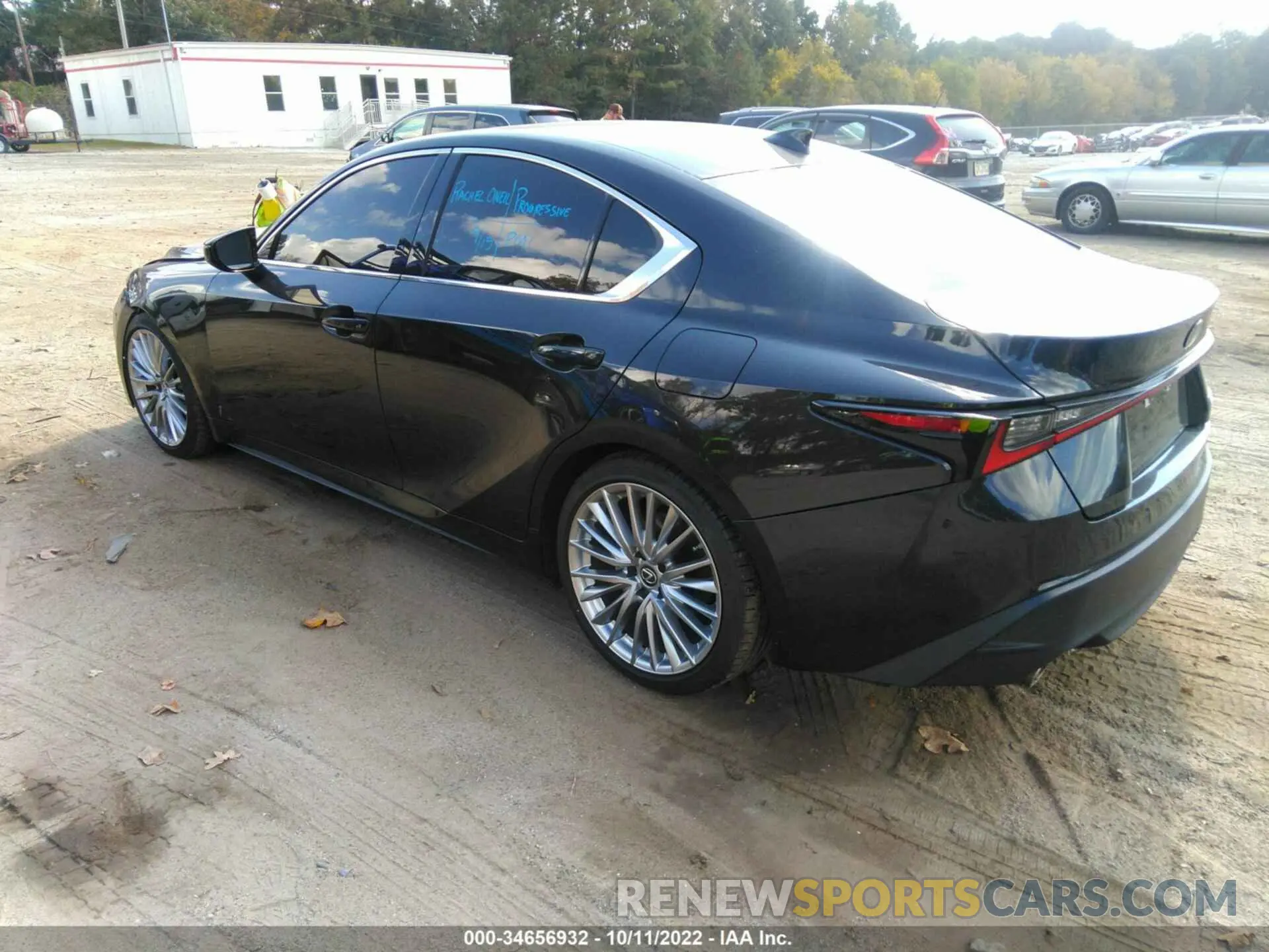 3 fotografías del automóvil dañado JTHDA1D25N5118800 LEXUS IS 2022